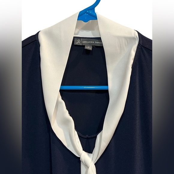 Adrianna Papell Navy Blue and White Short Sleeve Blouse with Front tie - Medium - Picture 5 of 7